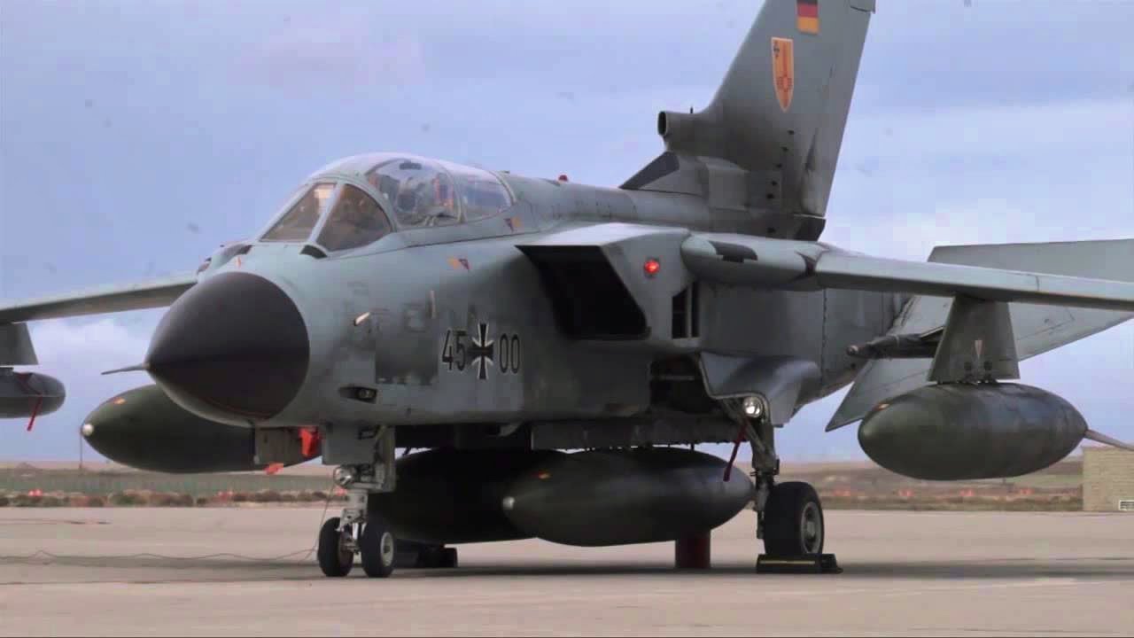 10 Minutes Of Fighter Jets In Action Youtube