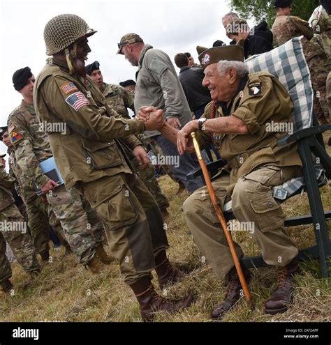 101St Airborne Division Hi Res Stock Photography And Images Alamy