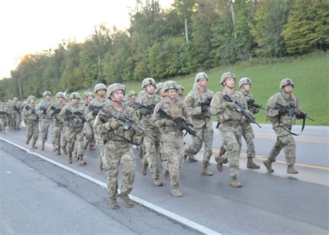 2 14 Infantry Soldiers Honor Unit History During Mogadishu Mile