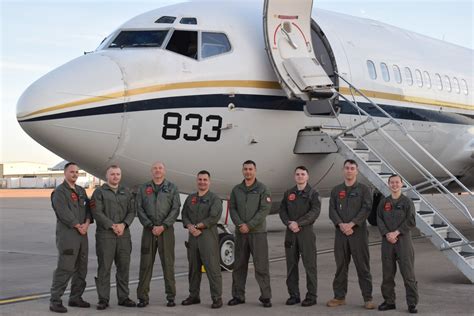 4Th Marine Aircraft Wing Marine Becomes Marine Corps First C 40A Clipper Crew Chief Amp Gt United