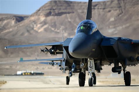 5 Popular Military Jets Made By Boeing