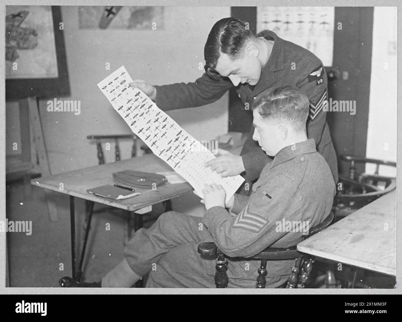 Air And Tank Crews Learn Each Other Amp 39 S Tasks 4525 An Raf Sergeant Giving A Tanks Corps Sergeant