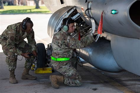 10 Tips for a Successful Air Force Crew Chief Career