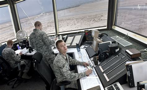 5 Ways to Become an Air Force Traffic Controller