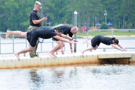 Ait Warrior Challenge Builds Tests Soldiers Teamwork Article The