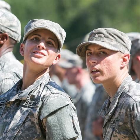 Army To Commission First 22 Female Officers Into Ground Combat Roles The Washington Post