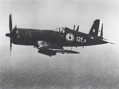 Asisbiz Vought F4u 7 Corsair French Navy Flottille 12F9 Buno 133727