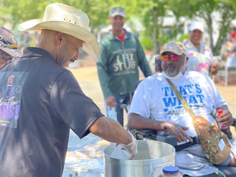 Aviation S Marine Customer Facing Division Hosts Appreciation Cookout At Hunter Holmes Mcguire