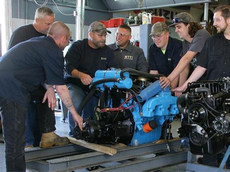 5 Average Salaries for Boat Engine Mechanics