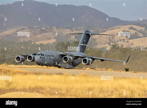 C 17S De Las Bases De La Fuerza A Rea Mcchord Y Travis Practicaron Despegues Y Aterrizajes En El