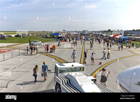 Cleveland Lakefront Air Show Hi Res Stock Photography And Images Alamy