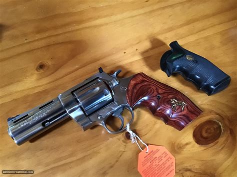 Colt Anaconda 44 Magnum, 4&Quot; Stainless, New Unfired, No Turn Line, 100% Cond. 2 Sets Of Grips ...