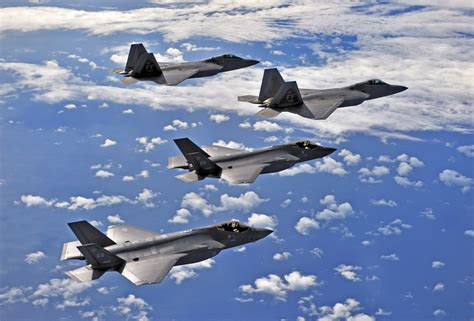 Cool Photos Of F 22S And F 35S Flying Together For The First Time Gizmodo Australia