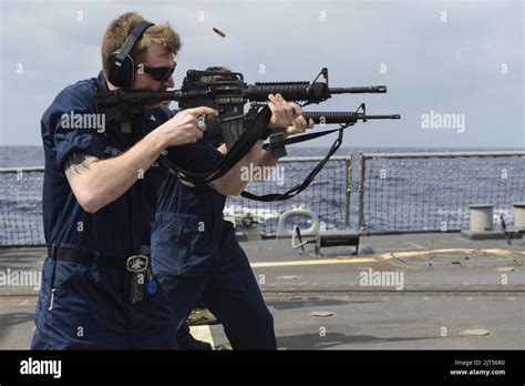 Cryptologic Technician Hi Res Stock Photography And Images Alamy