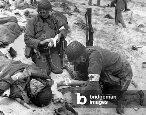 D Day Medics Medical Service In The Invasion Of Normandy Ww2 Documentary 1944 Youtube