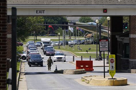 Dc Military Base On Lockdown After Report Of Armed Person