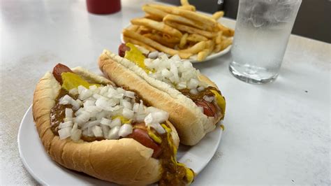 Detroit S Legendary Lafayette Coney Island Shut Down By Health Department Axios Detroit