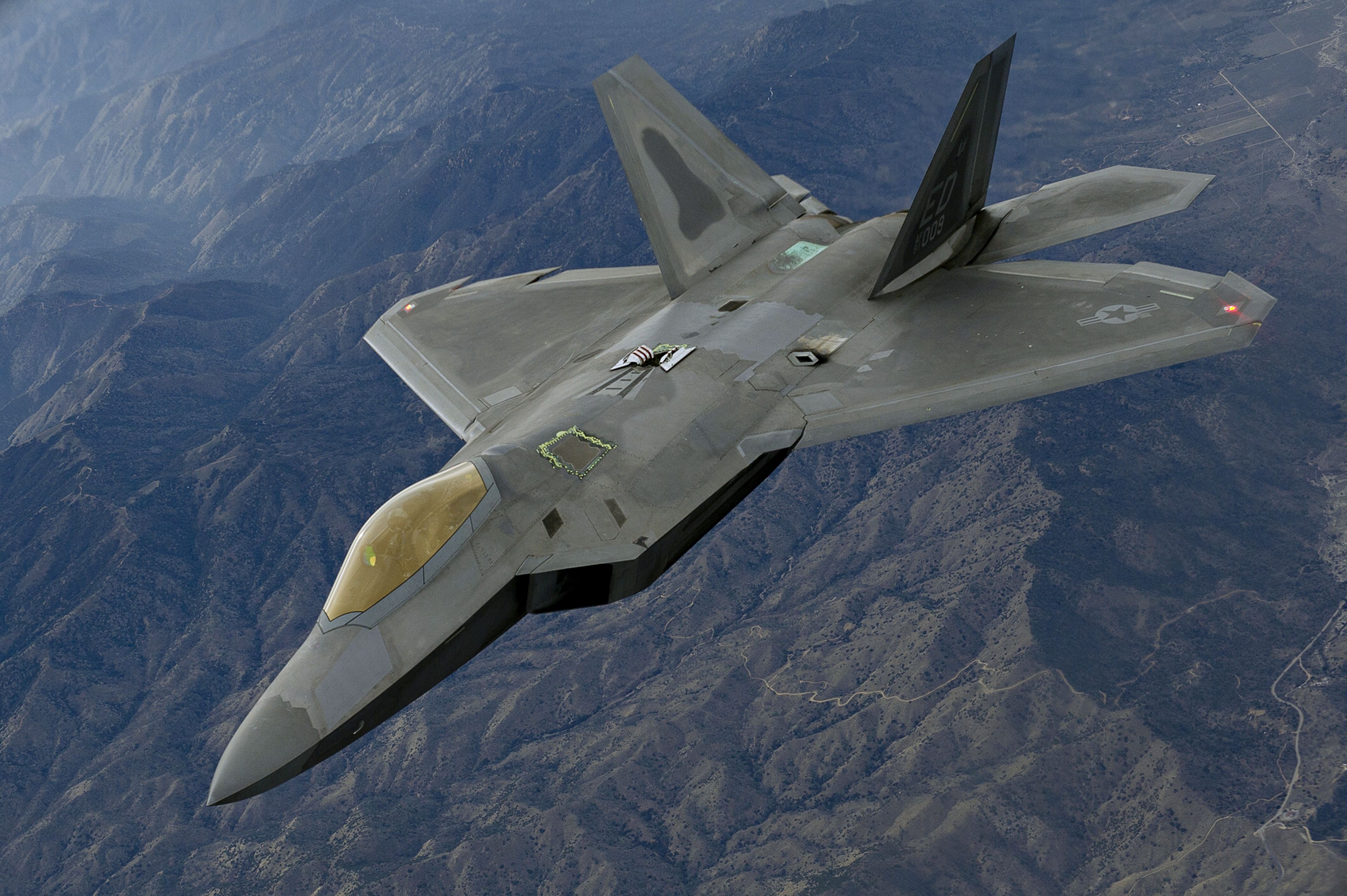 F22 Raptor Top View Design and Features Explained