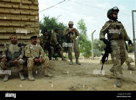 Female Soldier Iraq Hi Res Stock Photography And Images Alamy