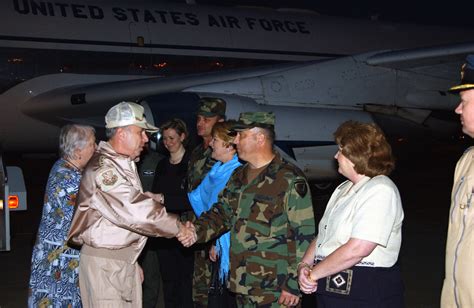 General Gen Robert Foglesong Us Air Force Usaf Vice Chief Of Staff Vcs Is Greeted By