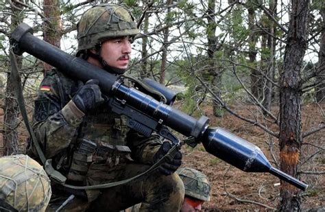 German Anti Tank Panzerfaust 3 And Stinger Missiles Now In Ukrainian