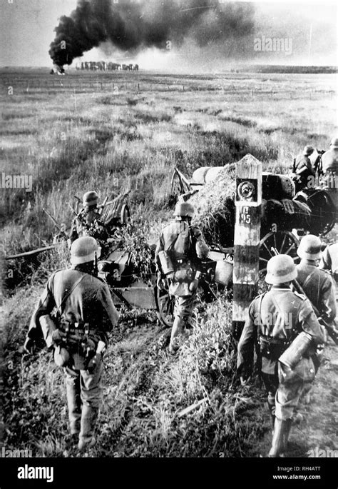 German Troops Crossing The Soviet Border During Operation Barbarossa Stock Photo Alamy