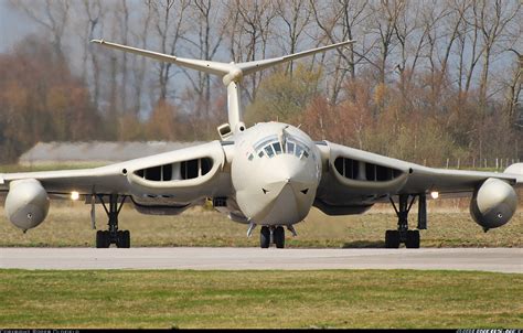 Handley Page Victor K2 Hp 80 Military Jets Military Aircraft Fighter Planes Fighter Jets