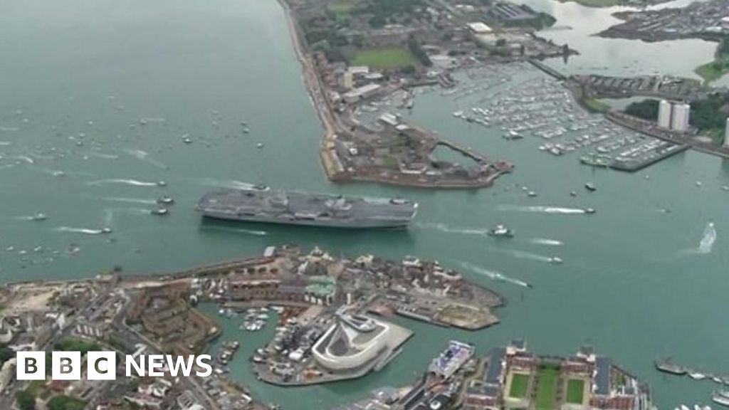 Hms Queen Elizabeth Carrier Arrives In Portsmouth Bbc News