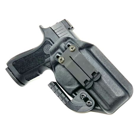 7 Best Holsters for Sig P320 Compact