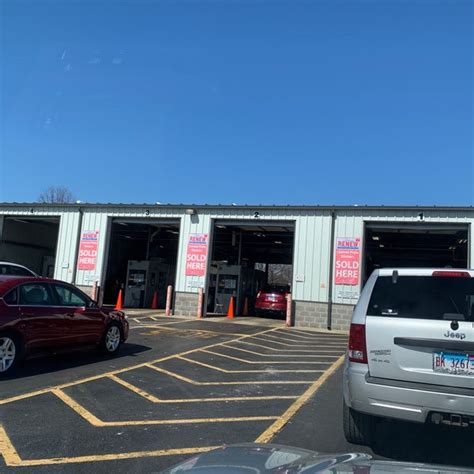 Illinois Air Team Emissions Testing Station Government Building In Naperville