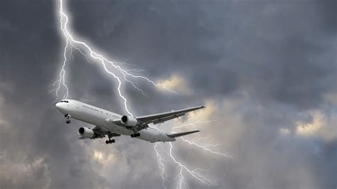 Is It Possible For Planes To Be Struck By Lightning