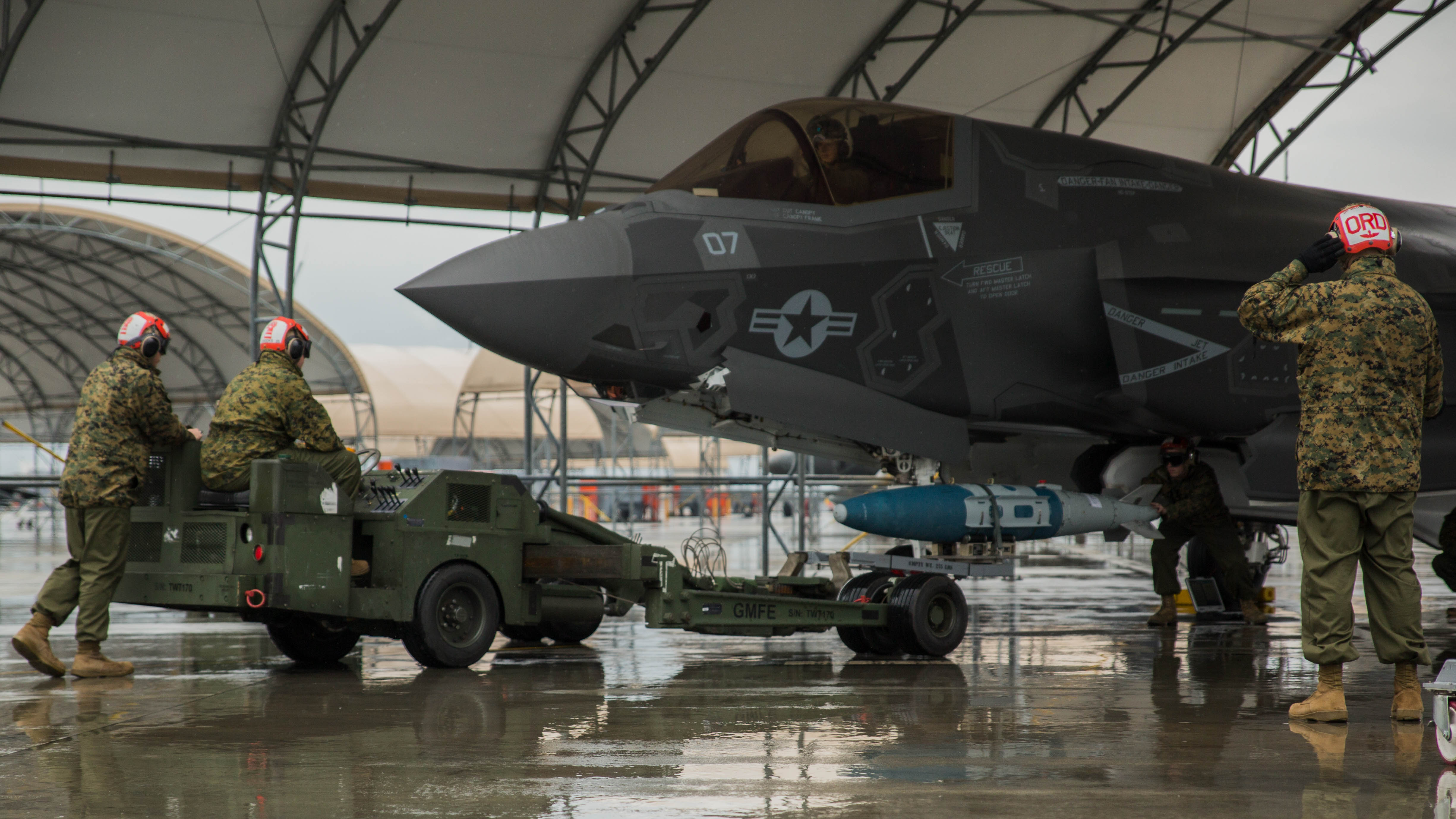 Japan Us Marine Corps F 35B Fighter Jets Gearing Up For Combat The Diplomat