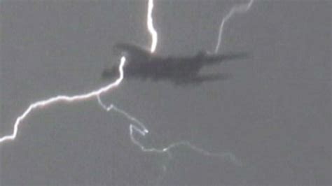 Lightning Strikes Emirates Airlines Jet Why Planes Not Destroyed Abc