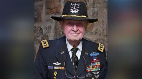 Local War Hero Lieutenant General Hal Moore Dies At 94 War Heroes Lieutenant General Hal Moore