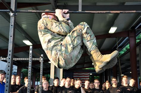 Major Initiative Seeks To Combat U S Soldiers Weight Problems And