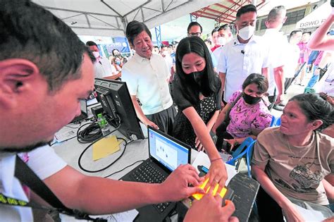 Marcos Launches Dswd S Food Stamp Program Inquirer News