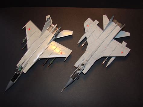 MIG 31 vs MIG 25: Supersonic Interceptor Showdown