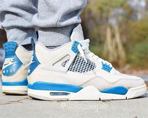 5 Ways Military Blue 4s