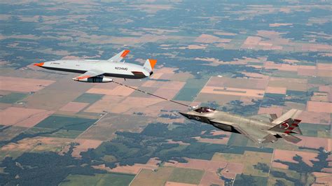 Mq 25 Conducts First Air To Air Refueling With F 35C Navair