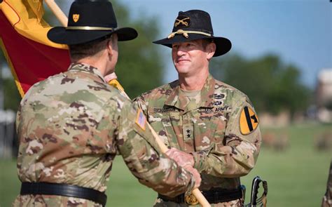 New General Takes Command Of Fort Hood S 1St Cavalry Division After Investigation Clears Former