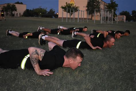 New Push Up Technique Makes Things Easier Not Harder To Grade Specialoperations Com New