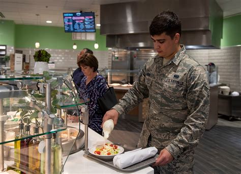 Nightingale Dining Facility Launches Food 2 0 Initiatives Scott Air