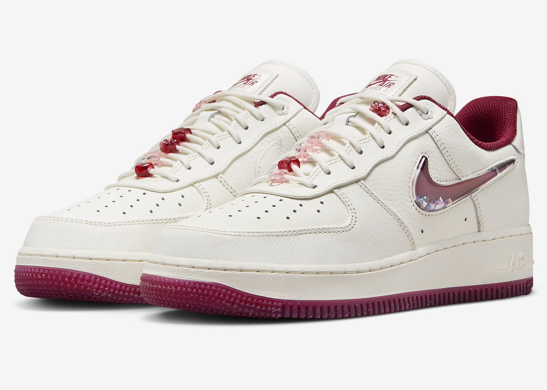 Nike Air Force 1 Low Valentine's Day 2024 Condition : Brand New With Box  สินค้าของแท้ 100% Women Size : 5Us/35.5Eu/22Cm 5.5Us/36Eu/22.5Cm 6Us/  36.5Eu / 23Cm 6.5Us/37.5Eu/23.5Cm 7Us/38Eu/24Cm 7.5Us/38.5Eu/24.5Cm  8Us/39Eu/25Cm 8.5Us/40Eu/25.5Cm 9Us ...