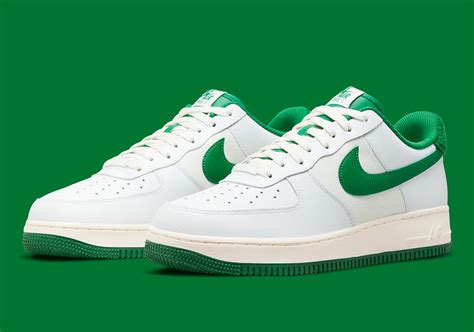 Nike Green White Air Force 1 07 Sneakers