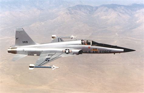 Northrop F 5