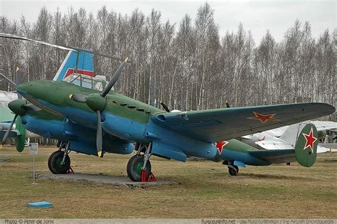 Petlyakov Pe 2