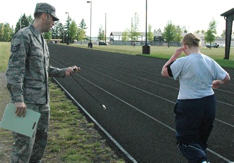 Pt Uniform Guidance Helps Reservists Stay Fit Stylish 446Th Airlift Wing News