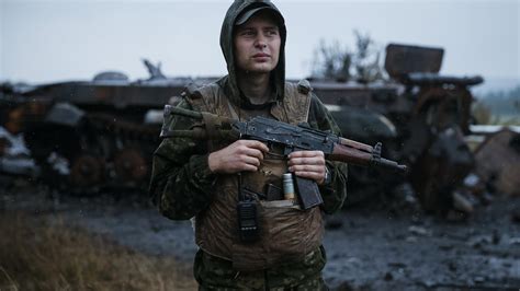 Russia Hundreds Of Ukraine Troops Defect At Border As Moscow Begins Military Drill Cbs News