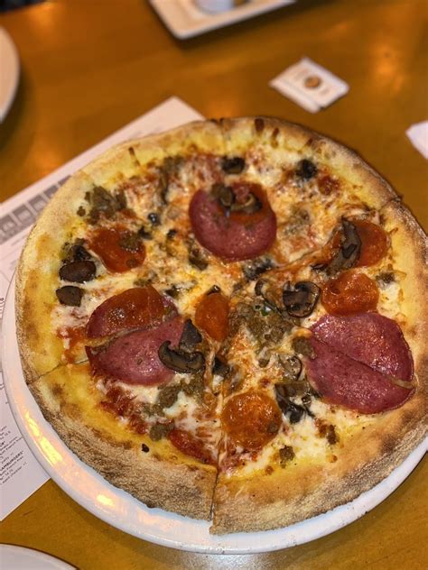 Sammy's Woodfired Pizza Grill Review