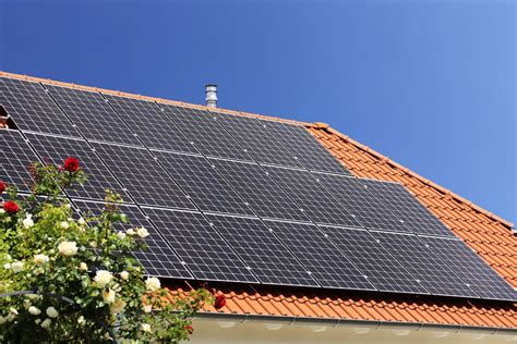 Scrutinise Qualifications Of Solar Installers Beyond Green Card Warns Electrical Association